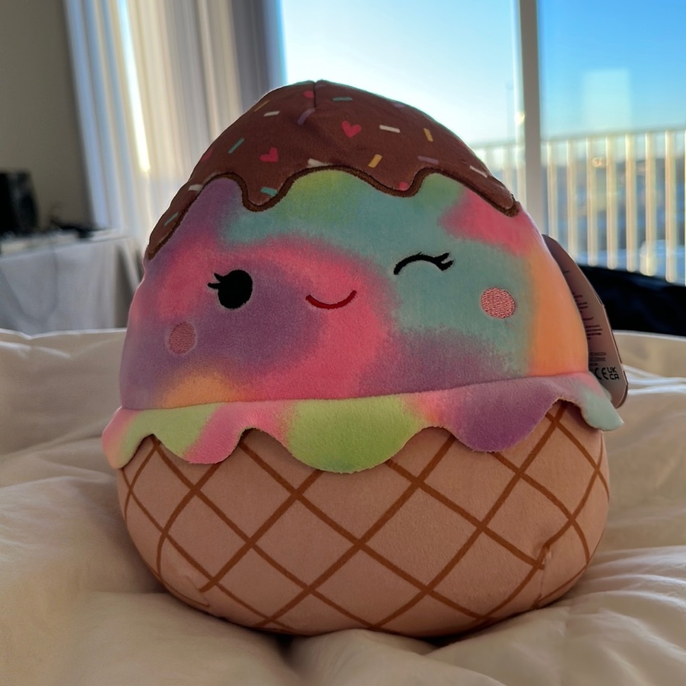 NWT Squishmallow🍦